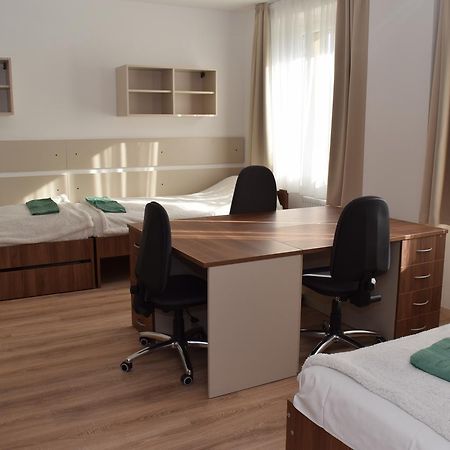 Marothi Kollegium Hostel Debrecen Exterior photo